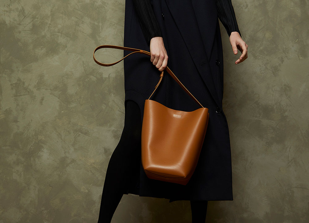 the sway leather tote bag from aesther ekme